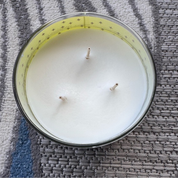 Bath & Body Works Cranberry Pear Bellini 3-Wick Soy Wax Blend Candle - Picture 2 of 4